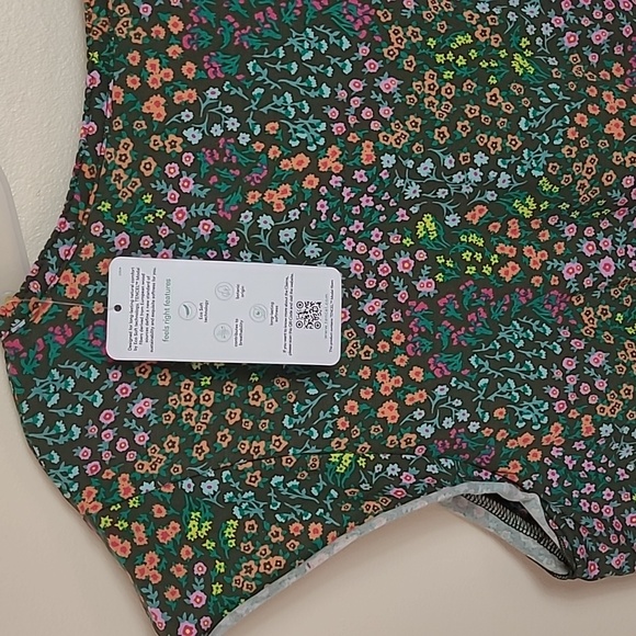 Lands end floral top size L nwt - Picture 5 of 7